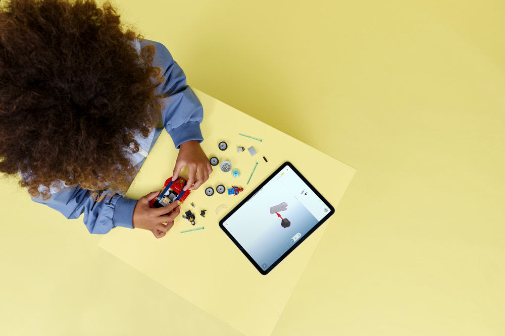 LEGO Super Heroes 76336 Spider-Man Car vs. Venomized Wolverine Age 7+ 134pcs