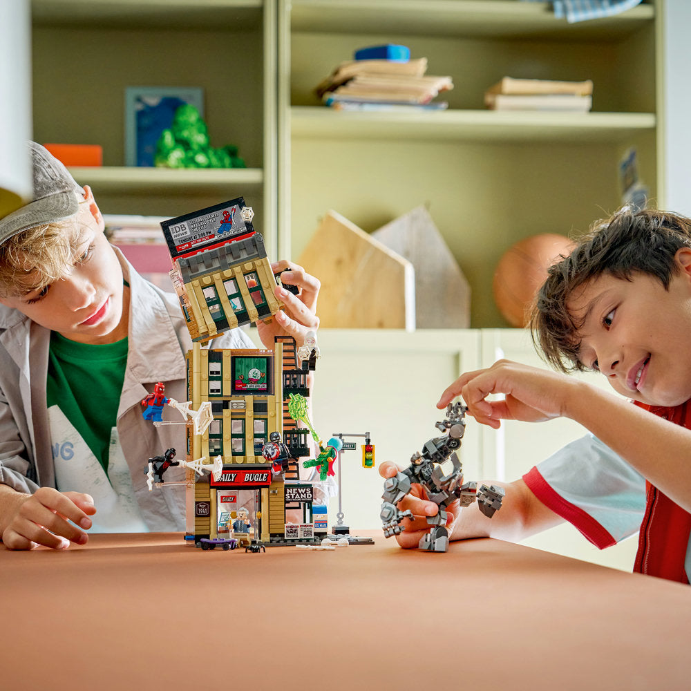 LEGO Super Heroes 76342 Spider-Man vs. Mysterio: The Daily Bugle Age 10+ 781pcs