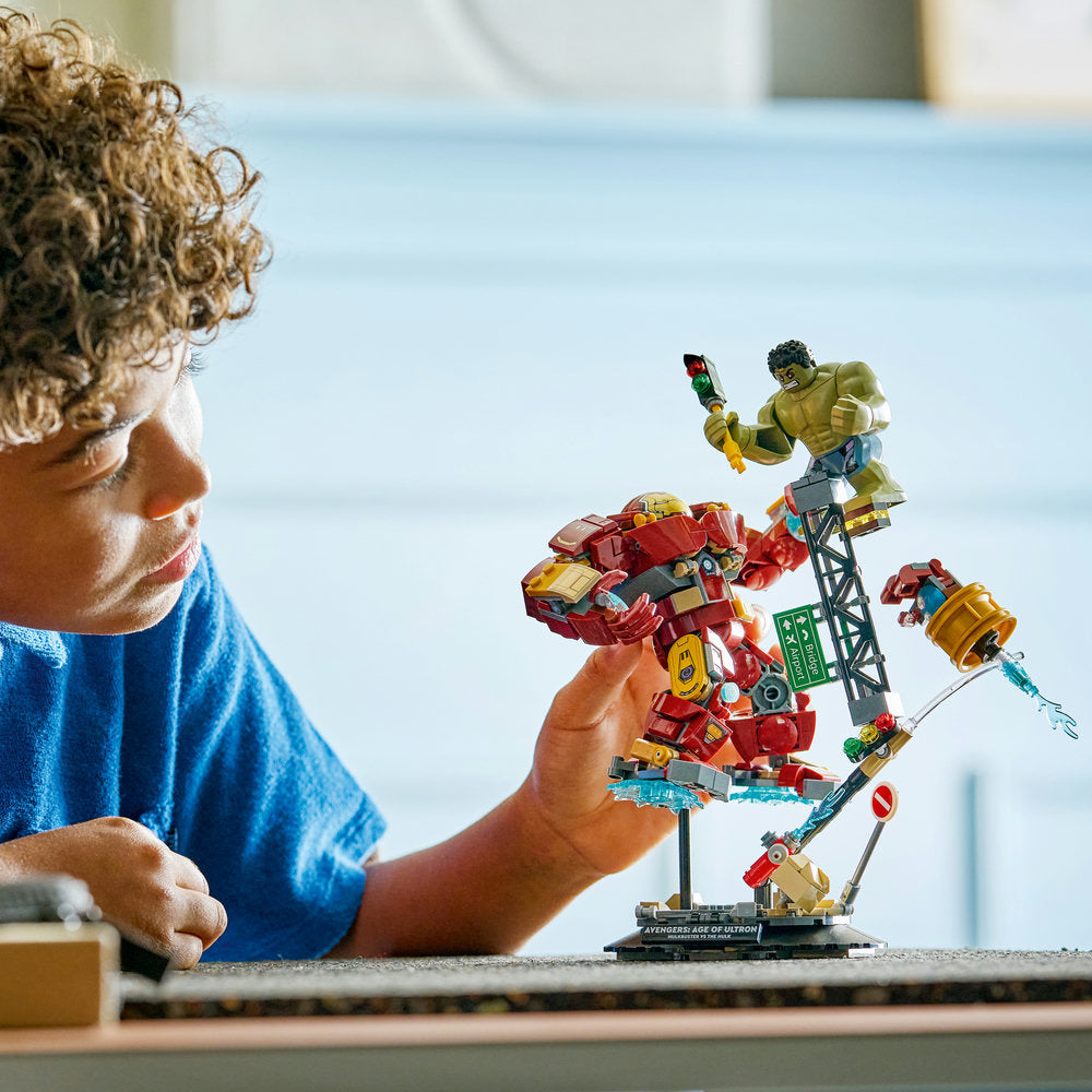 LEGO Super Heroes 76343 Epic Battle: Hulkbuster vs. The Hulk Age 9+ 413pcs