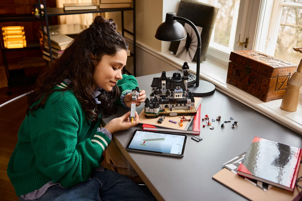 LEGO Wednesday 76788 Nevermore Academy Age 10+ 890pcs