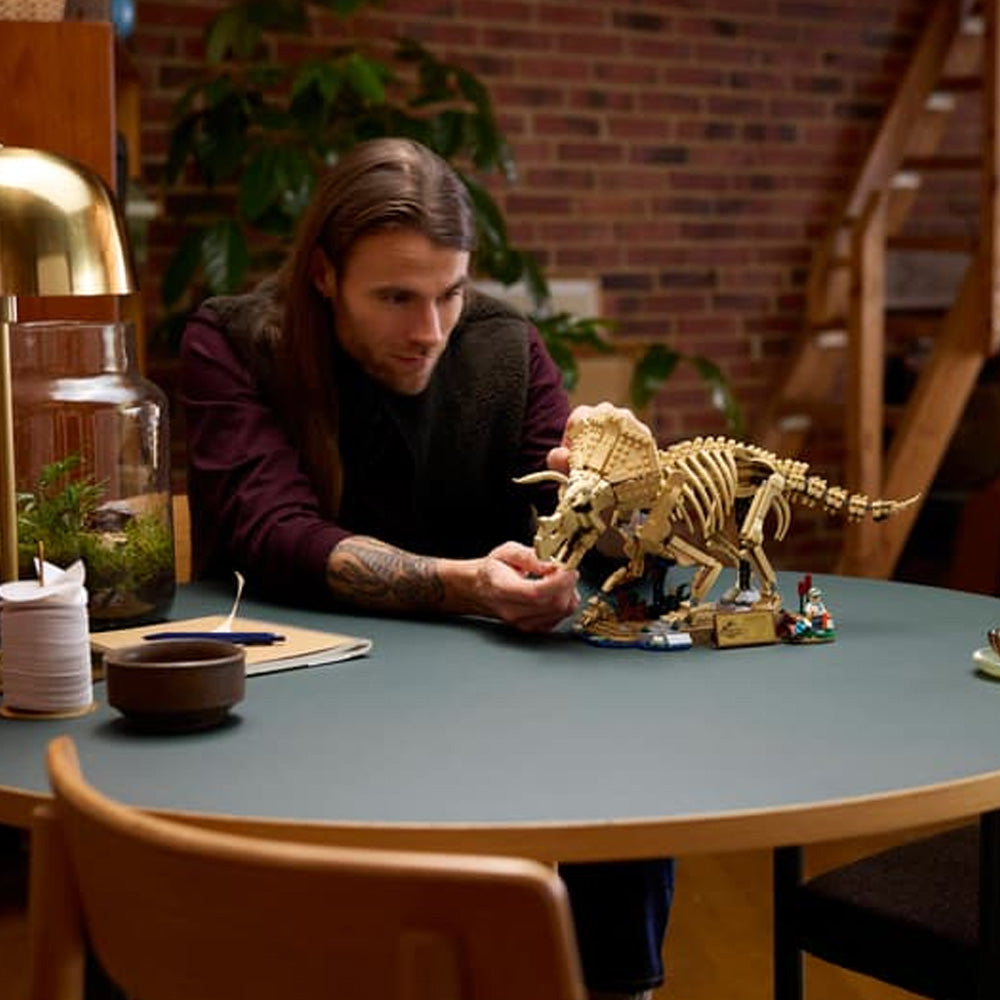 LEGO Jurassic World 77985 Dinosaur Fossils: Triceratops Age 18+ 1154pcs