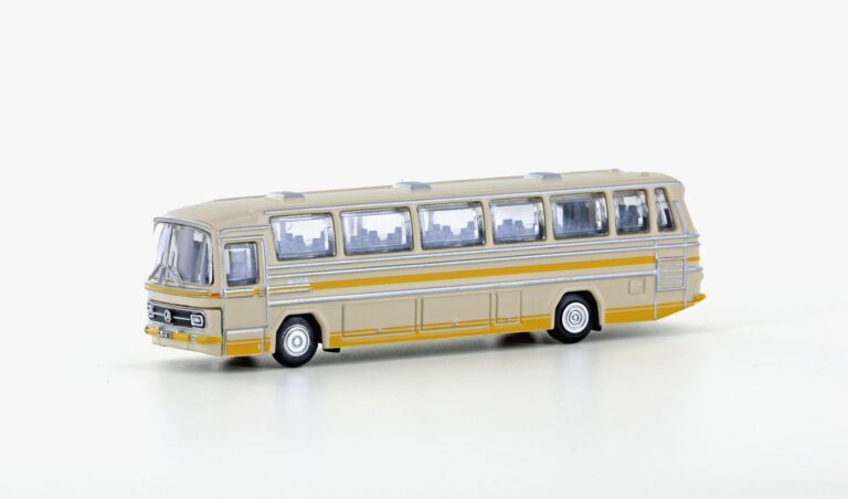 miNis LC4416  Mercedes Benz O302 RUH Cream/Orange N Gauge