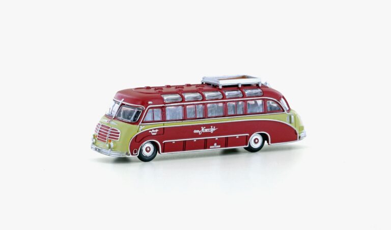 miNis LC4454  Setra S8 Cream/Red N Gauge