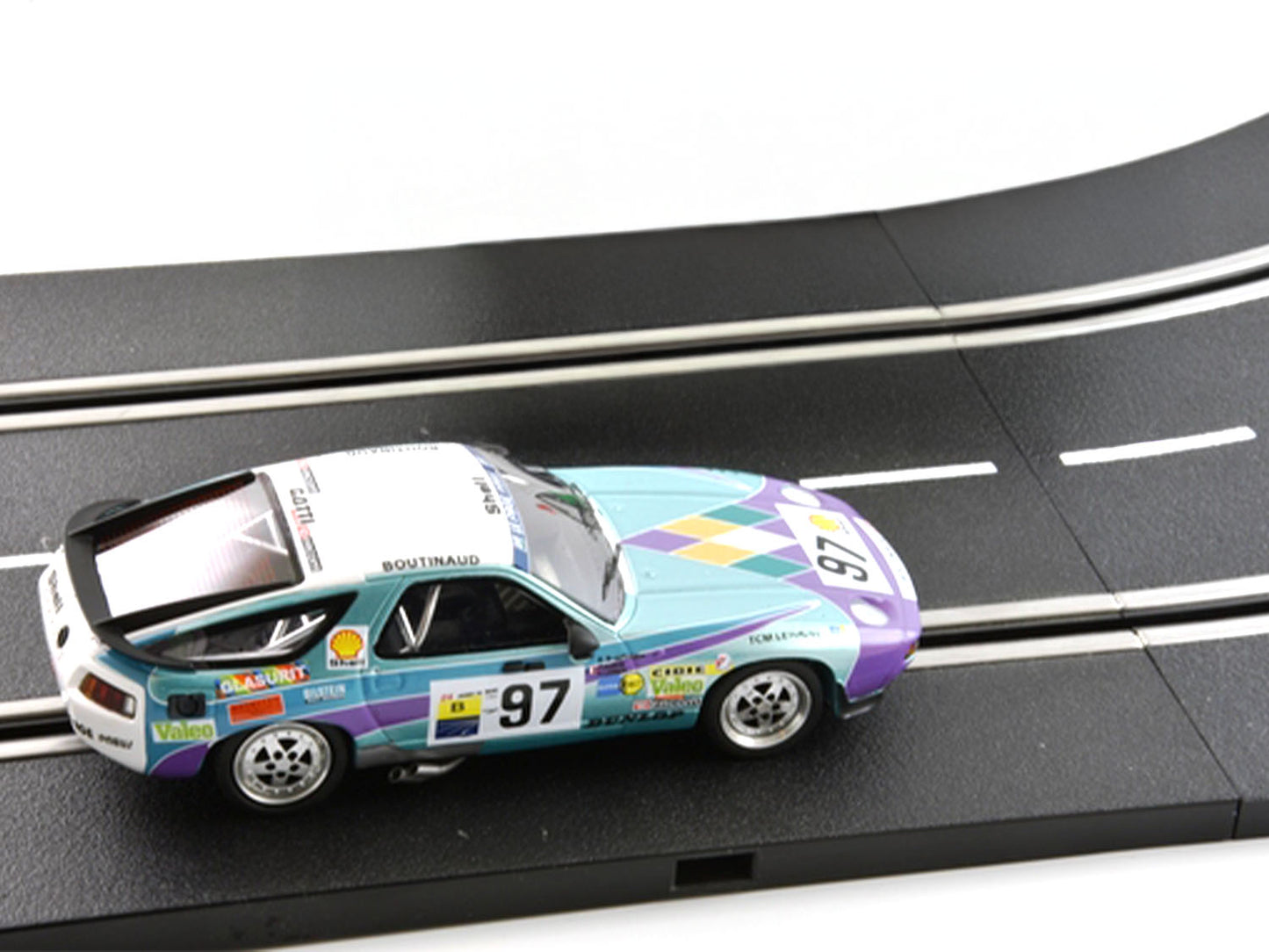 Le Mans Miniatures Porsche 928 No.97 Le Mans 1983 LMM132105-97M 1:32
