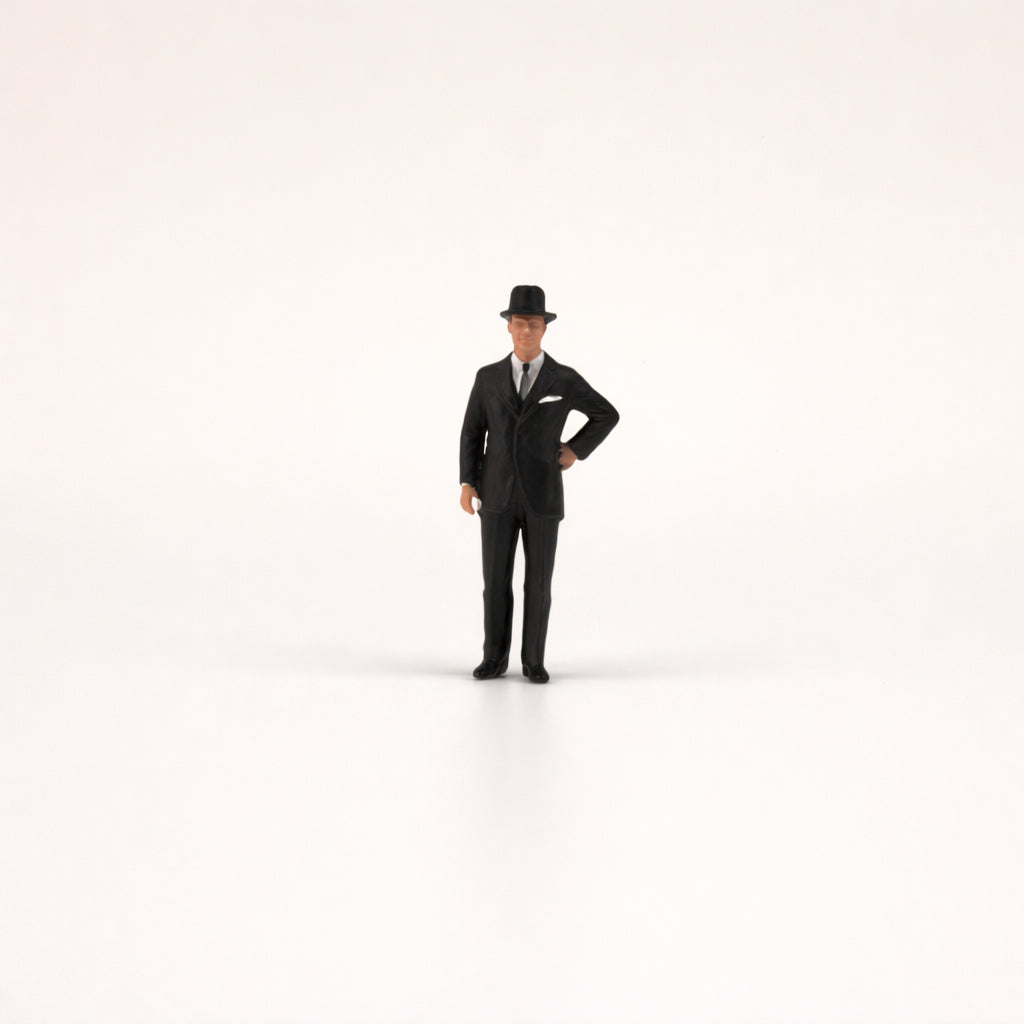 Le Mans Miniatures Jean Bugatti Figurine LMMFLM132067M 1:32