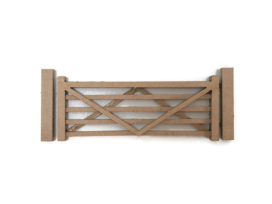 Scale Model Scenery LX459 Five Bar Gates (Natural Wood) OO/HO Gauge