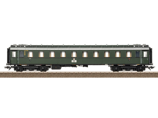 Trix M23626 DB D74 Hamburg Altona-Basel C4u 3rd Class Coach III HO Gauge