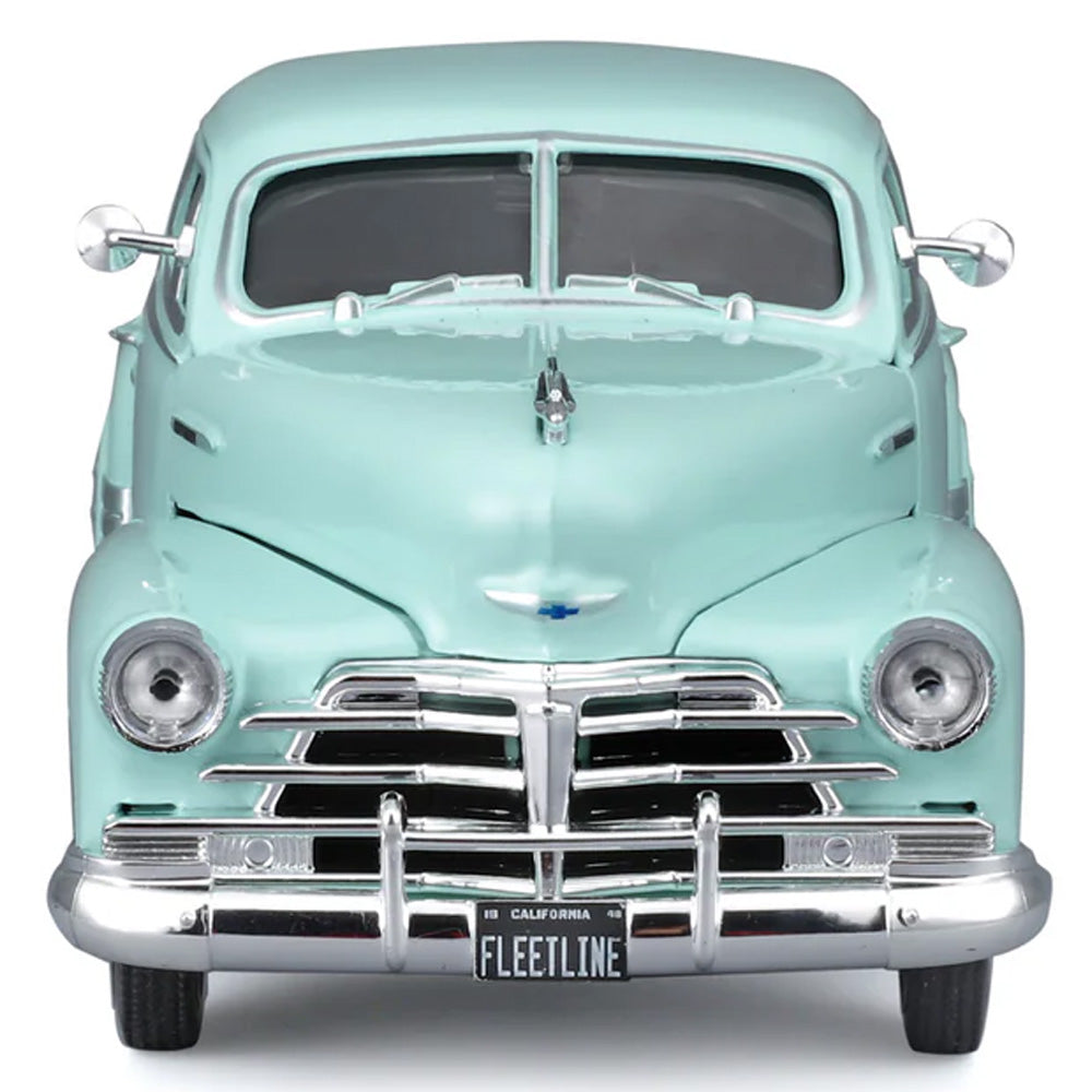 Maisto Chevrolet Fleetline Aero Sedan 1948 1:24 Diecast Car M32921