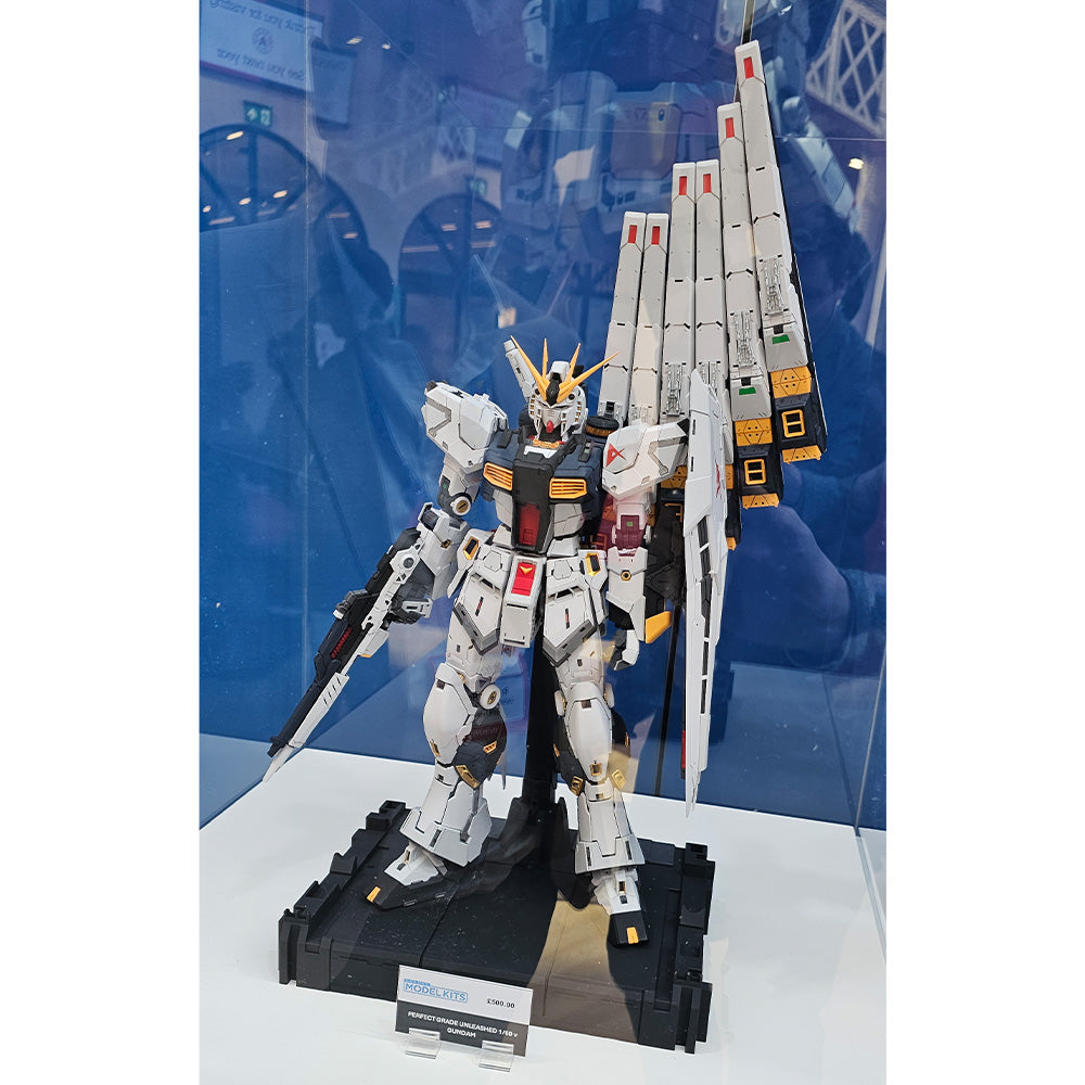Bandai PG Unleashed RX-93 v Nu Gundam 1:60 Gunpla Kit MK69191