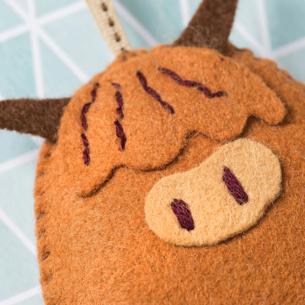 Corinne Lapierre Highland Cow Felt Craft Mini Kit