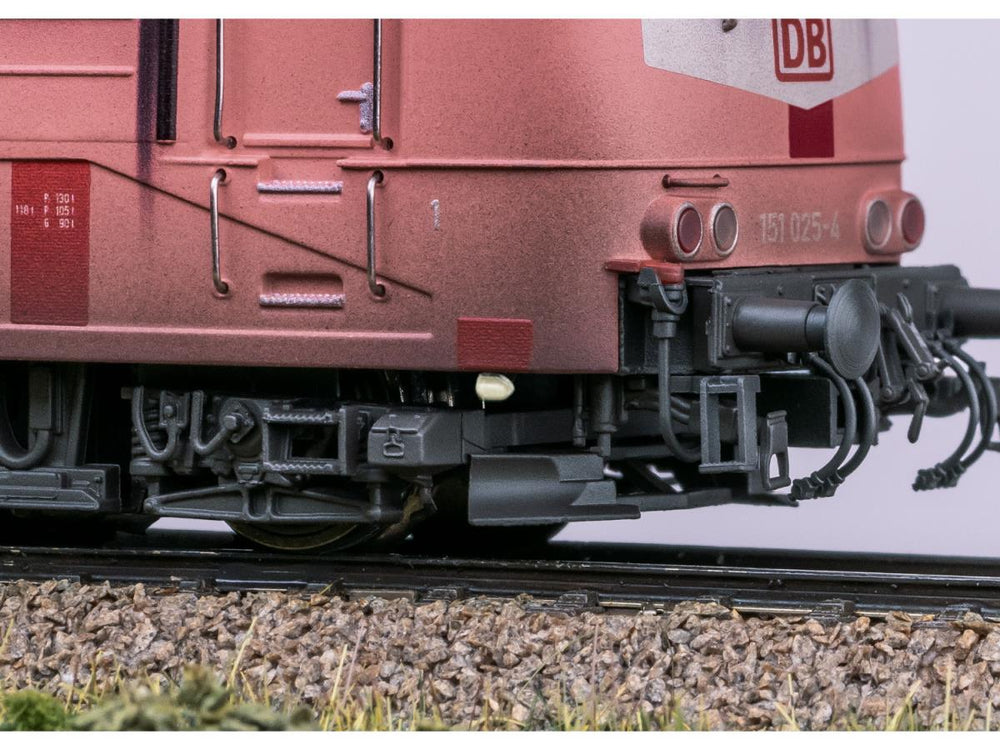 Marklin DB BR151 025-4 Electric Locomotive Weathered V (AC-Sound) 39136 HO Gauge