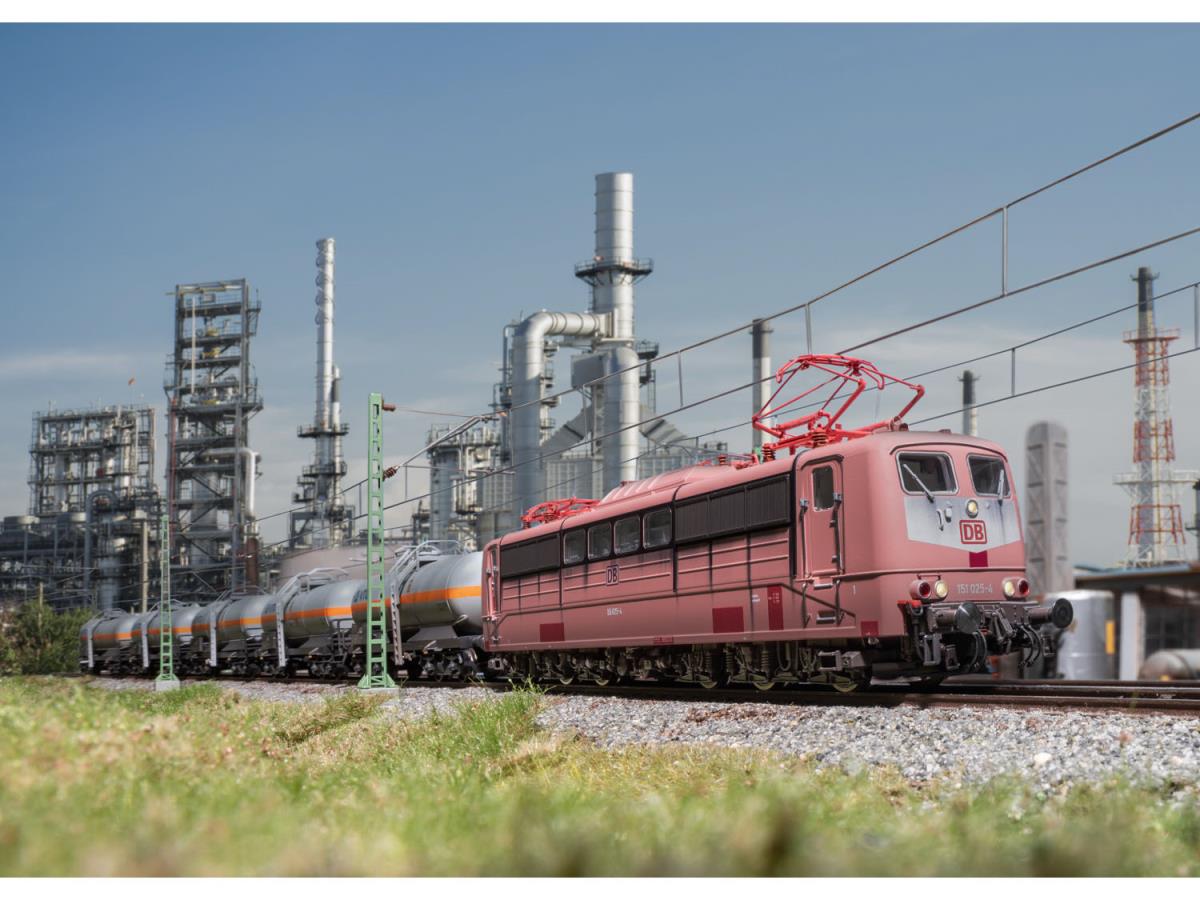 Marklin DB BR151 025-4 Electric Locomotive Weathered V (AC-Sound) 39136 HO Gauge