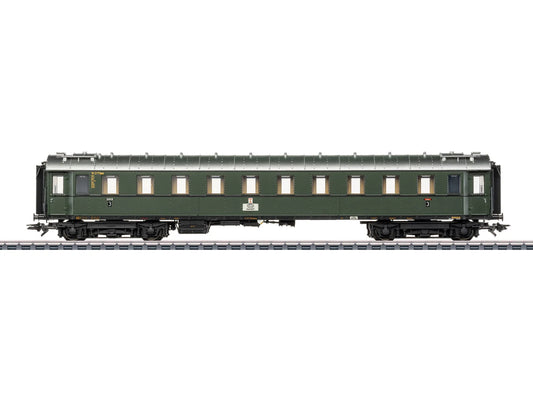 Marklin 42526 DB D74 Hamburg Altona-Basel C4u 3rd Class Coach III HO Gauge