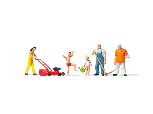 Merten 212585  In the Garden (5) Figure Set HO
