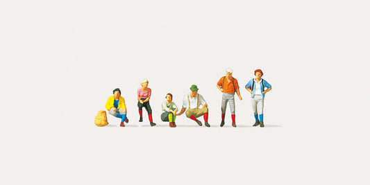 Merten 272544 Wanderers (6) Figure Set N Gauge