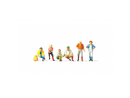 Merten 272544 Wanderers (6) Figure Set N Gauge