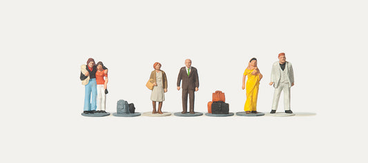 Merten 282523 Passers By (6) Figure Set TT Scale