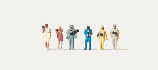 Merten 282532 Tourists with Cameras (6) Figure Set TT Scale