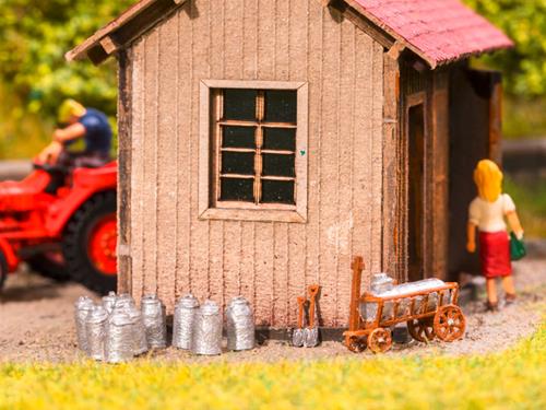 Noch Dairy Farming Set 3D Mini (Pre-Built) N13725 HO Gauge