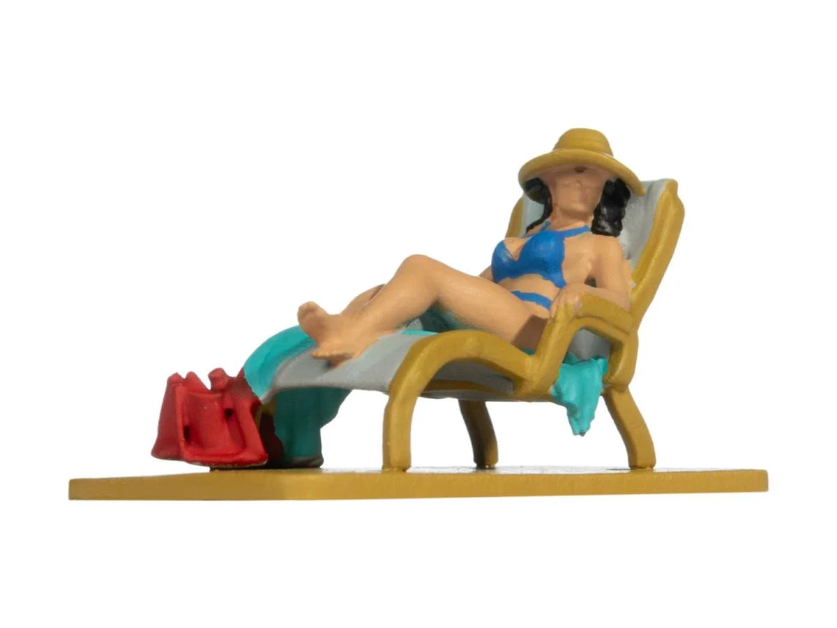 Noch 99504 Vacation (Woman on Sun Lounger) Gift Box OO Gauge