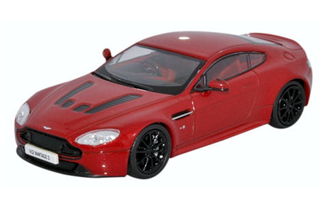 Oxford Diecast AMVT001 Aston Martin V12 Vantage S Volcano Red 1:43