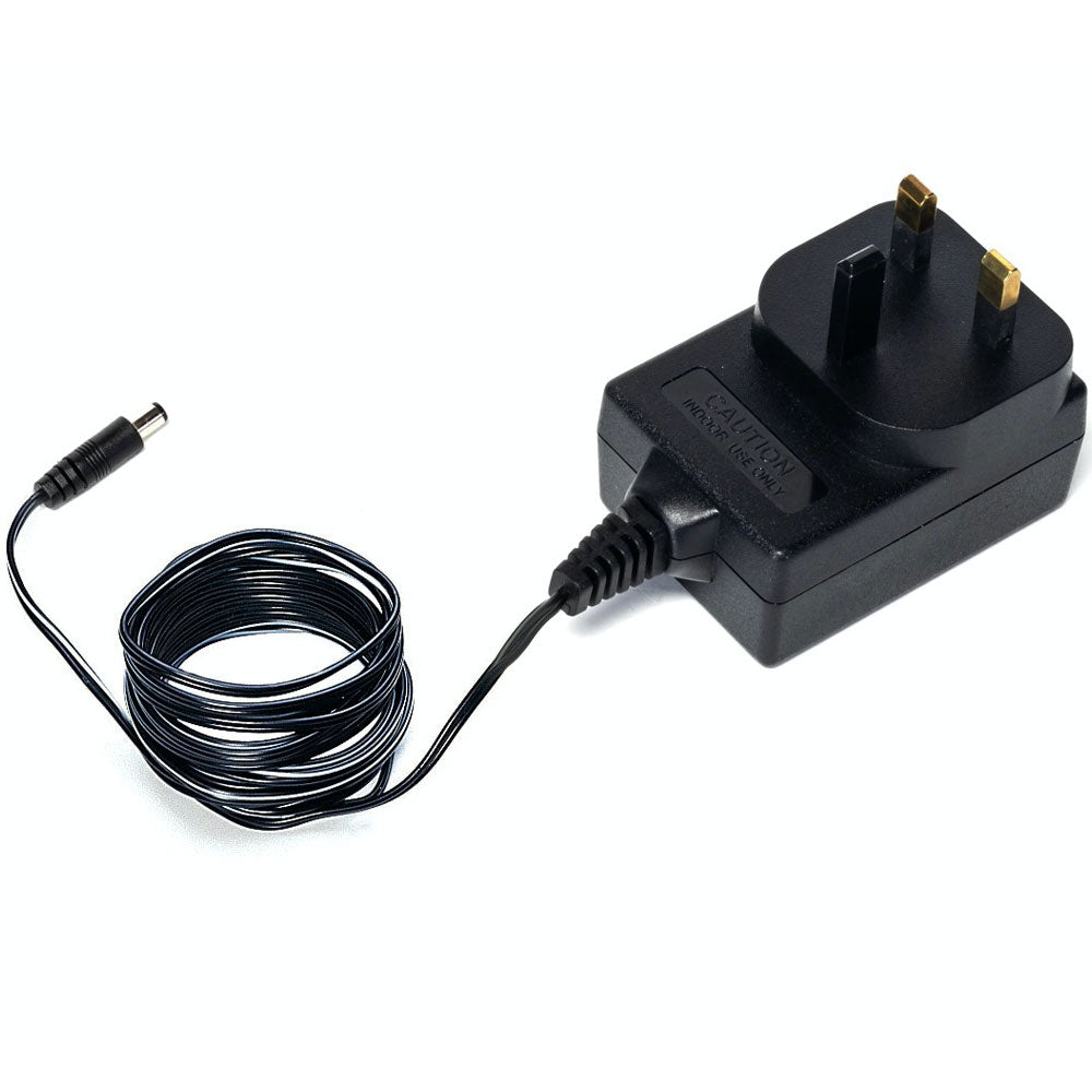 HORNBY UK Transformer 15V 1A – For use in conjunction with HM6000 HM6010