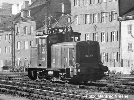 Piko 21049 Expert OBB Rh1067 Electric Locomotive III (~AC-Sound) HO Gauge