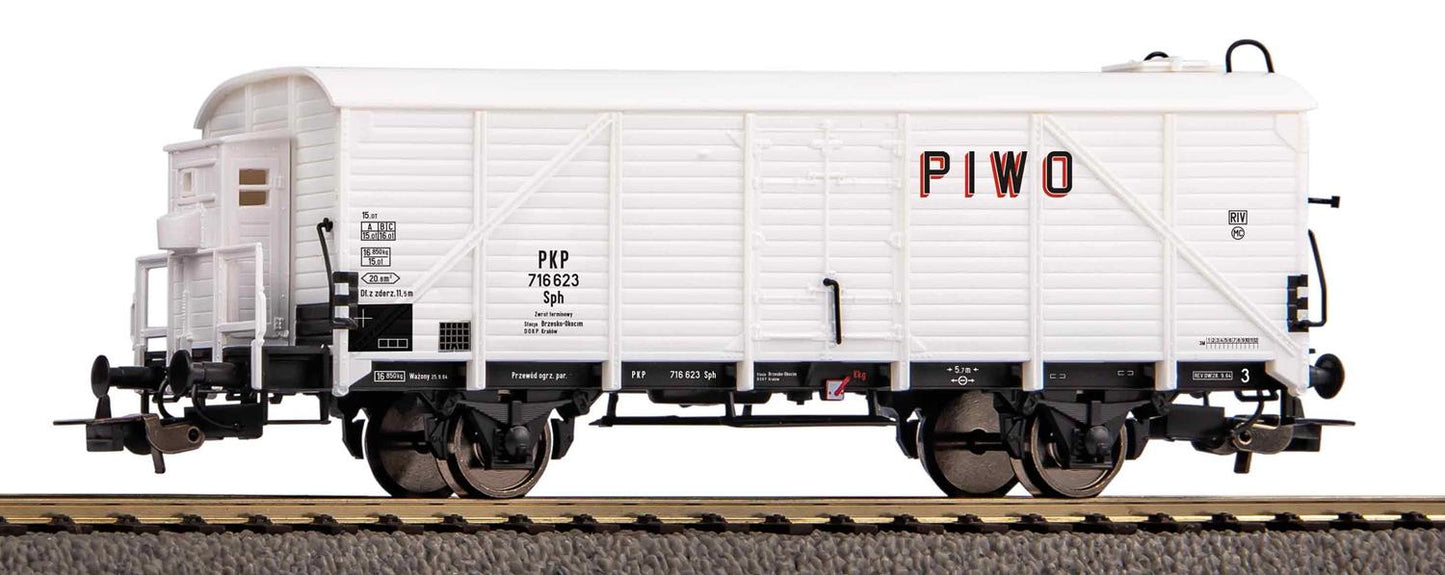 Piko Classic PKP (ex-Gkn) Piwo Refrigerated Van III HO Gauge PK24514