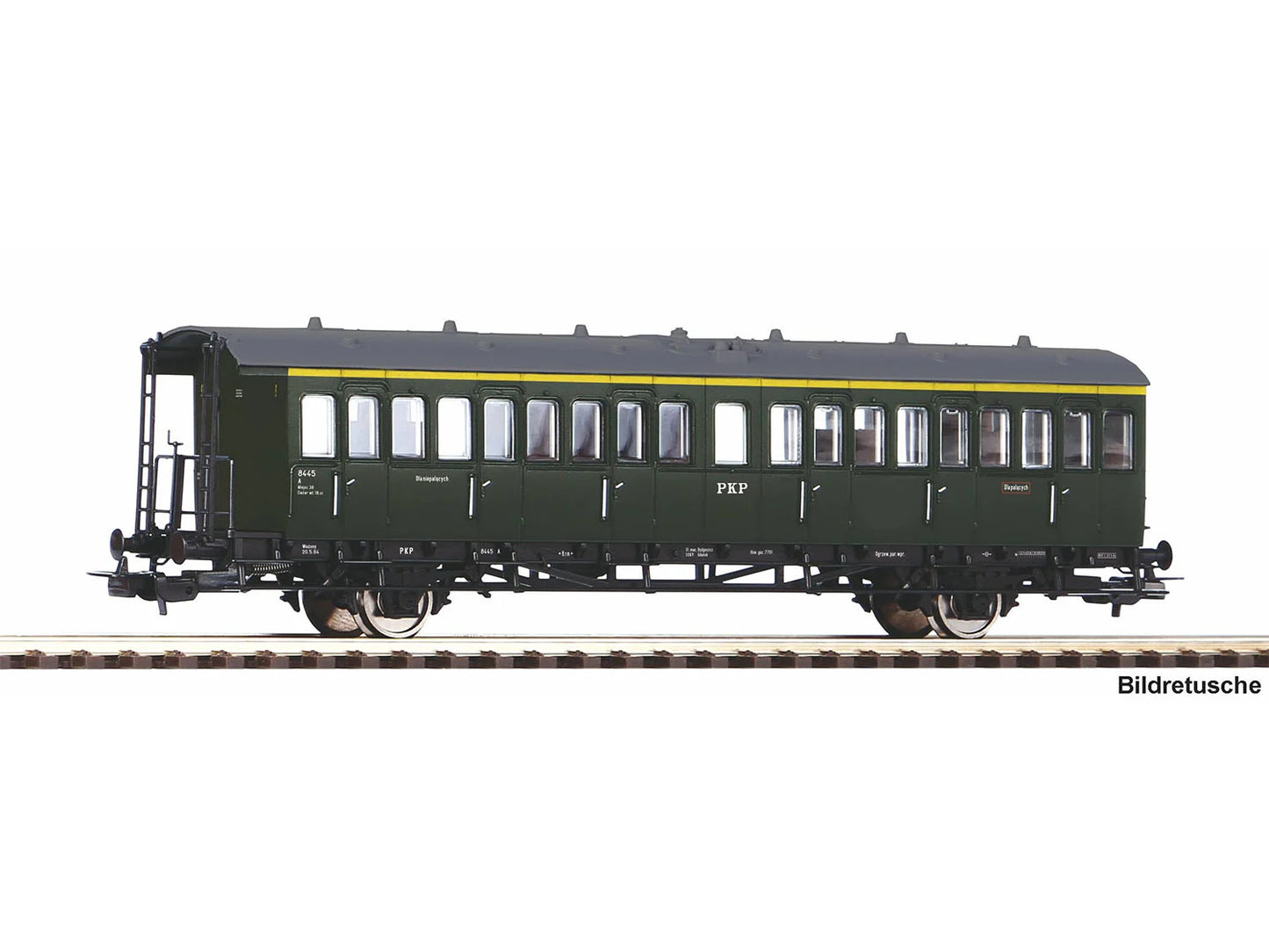 Piko 53135 Classic PKP 1st Class Coach III HO Gauge