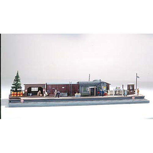 PIKO Suburban Station Kit HO Gauge 61112