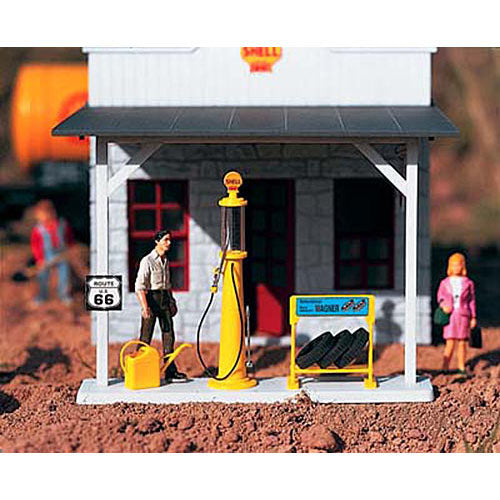 PIKO Historic Yellow Petrol Pump and Accessories Kit G Gauge 62284