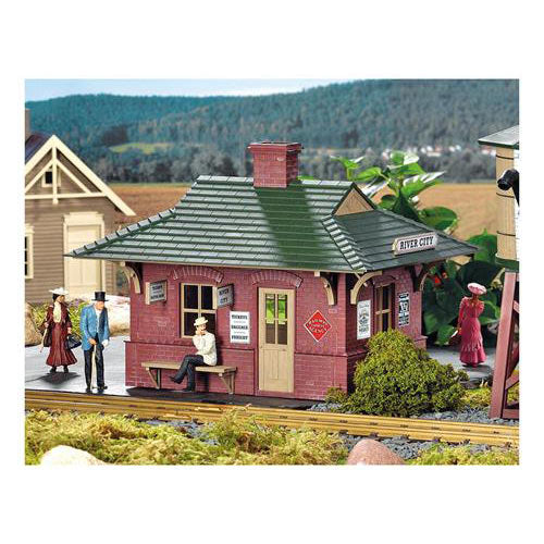PIKO River City Station (Pre-Built) G Gauge 62709