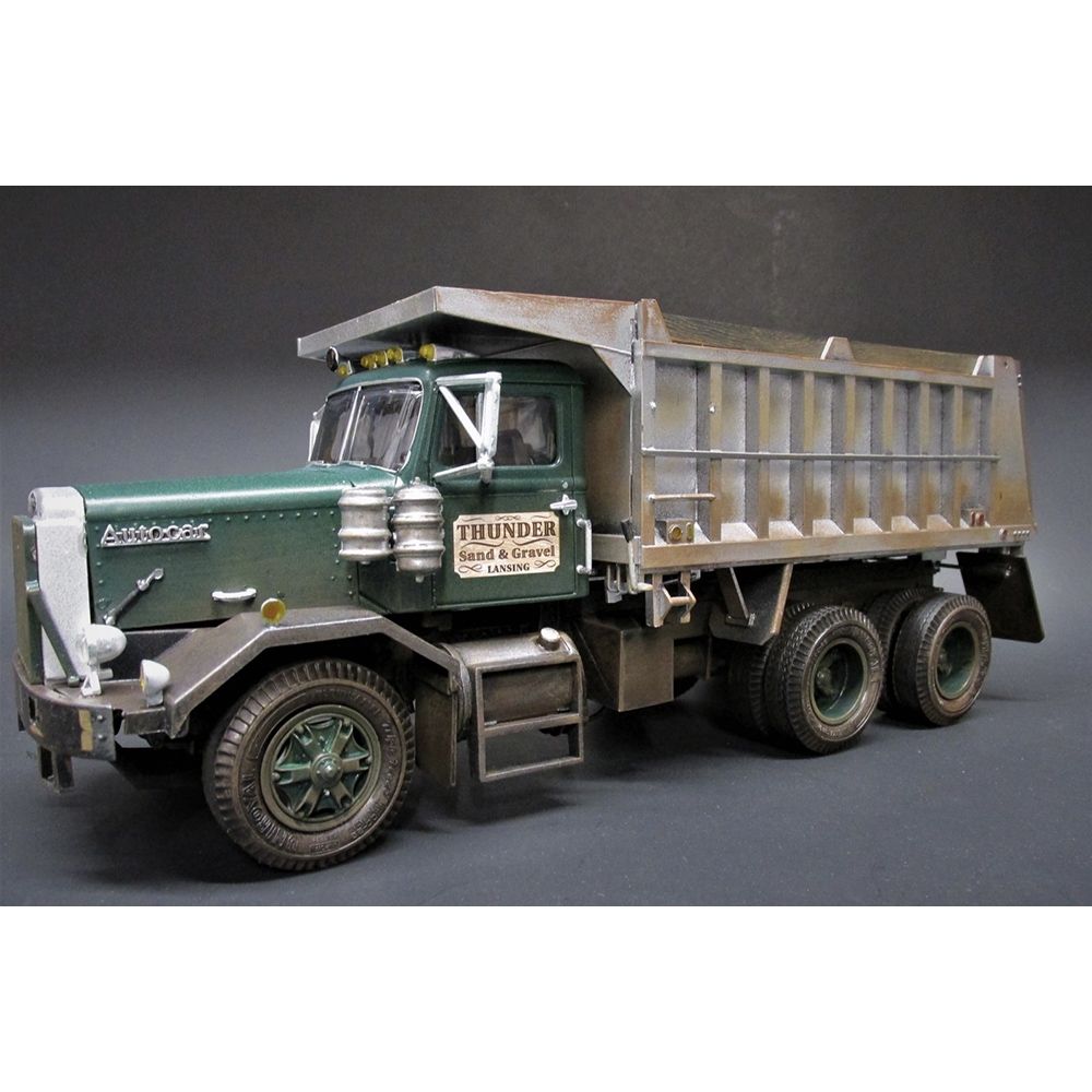 AMT 1150 Autocar DC9964B Dump Truck 1:25 Model Kit