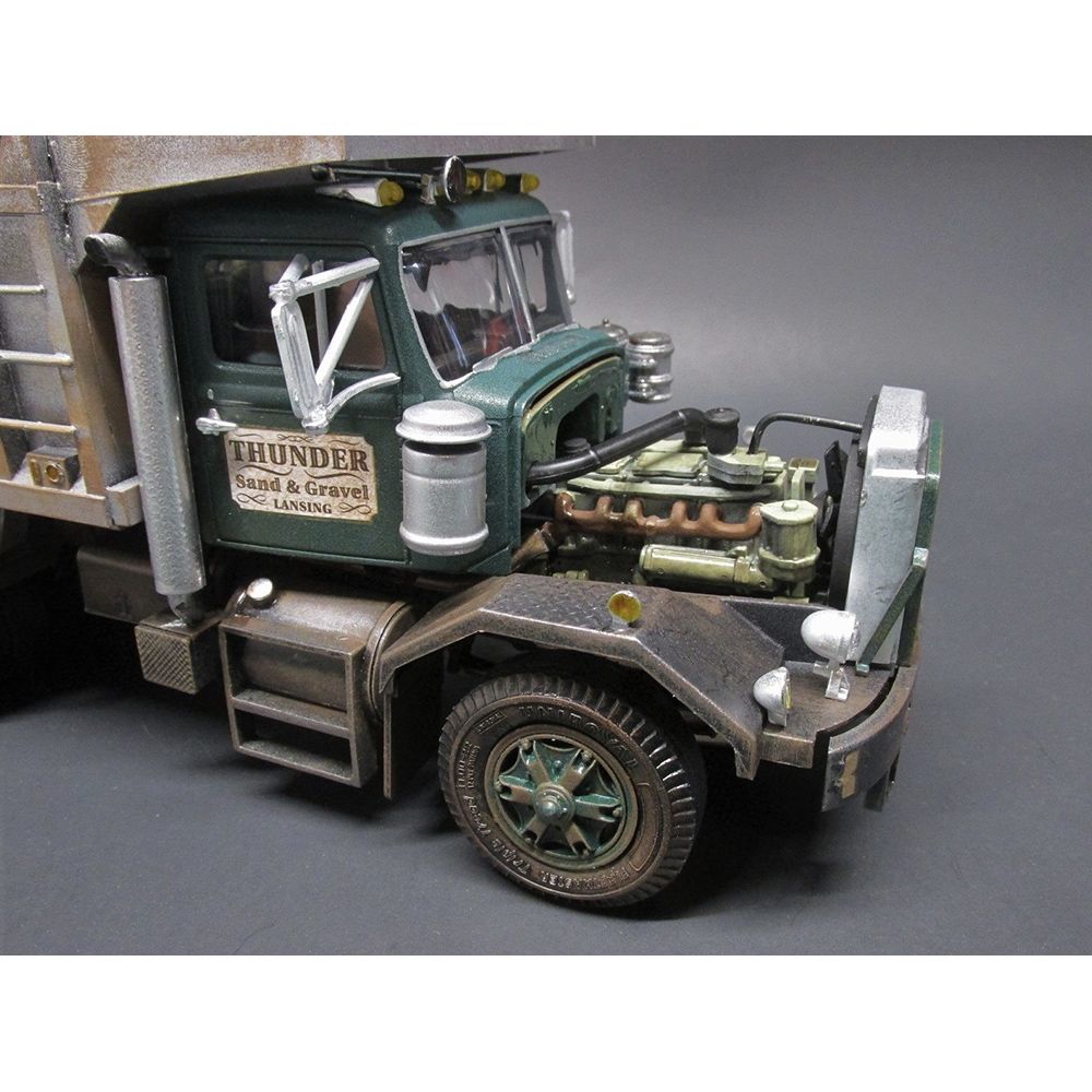 AMT 1150 Autocar DC9964B Dump Truck 1:25 Model Kit