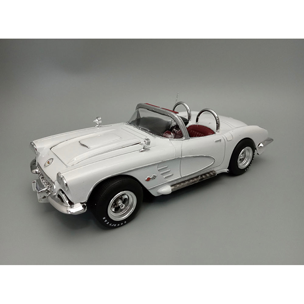 AMT 1374 1960 Chevrolet Corvette 1:25 Model Kit