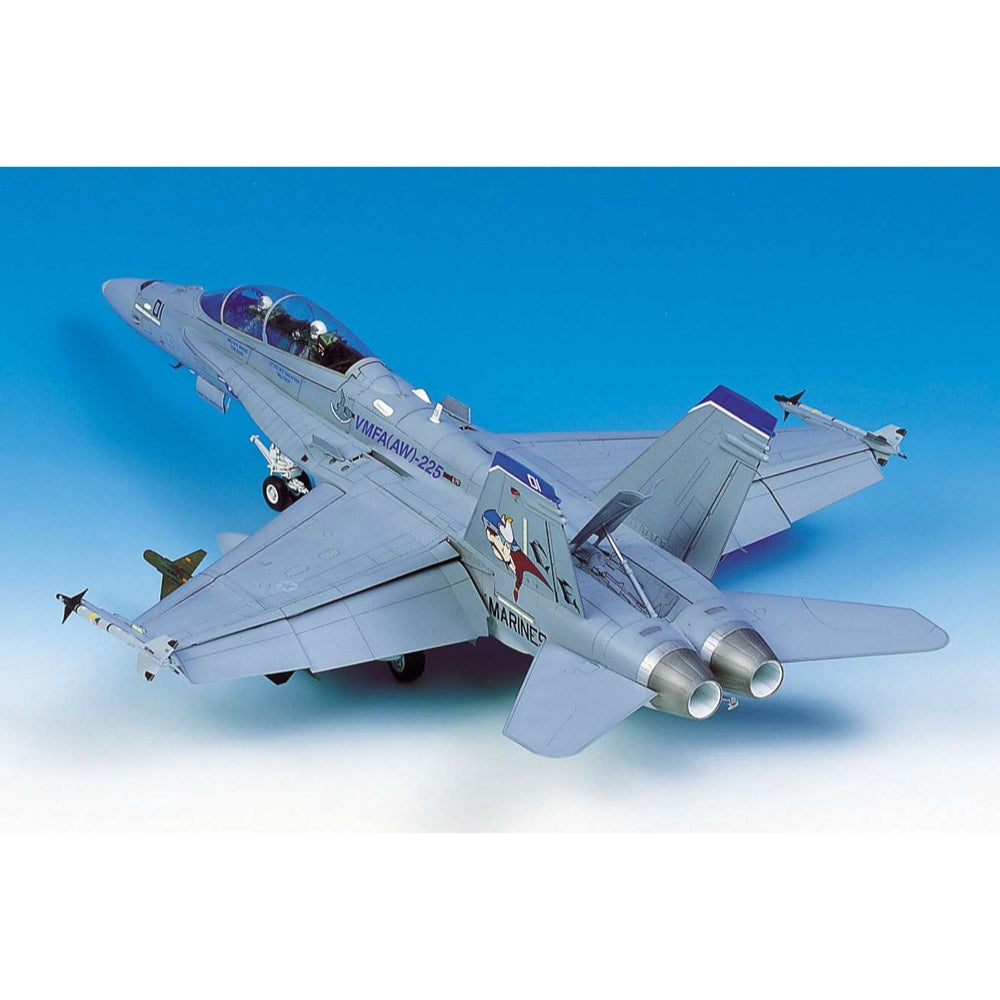 Academy 12103 US Marines F/A-18D Hornet "Night Attack" Multi‑Role 1:32 Model Kit