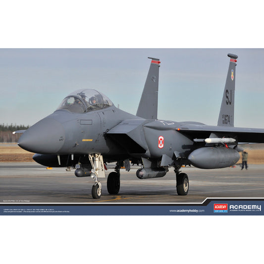 Academy 12295 F-15E "Seymour Johnson" with 2 Figures & Armaments 1:48 Model Kit