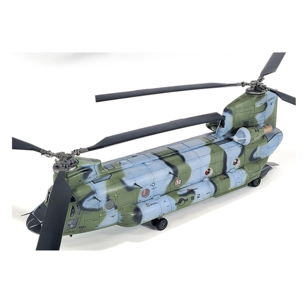 Academy 12372 CH-47D Chinook "R.O.K. Army" Helicopter 1:48 Model Kit