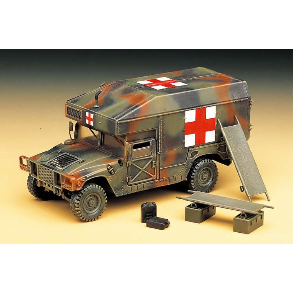 Academy 13243 US M977 Maxi Ambulance 1:35 Model Kit