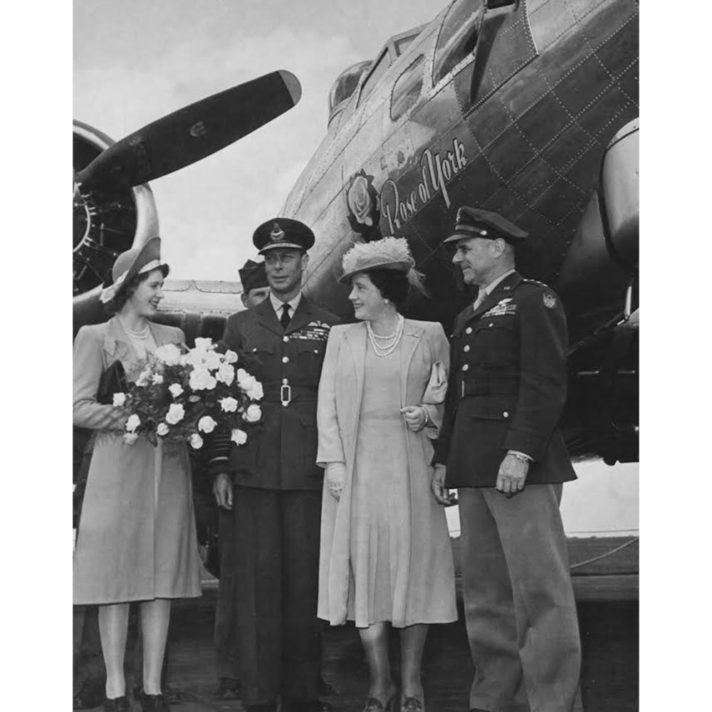 Hong Kong 01E44 B-17G Flying Fortress Rose of York w/Elizabeth 1:32 Model Kit