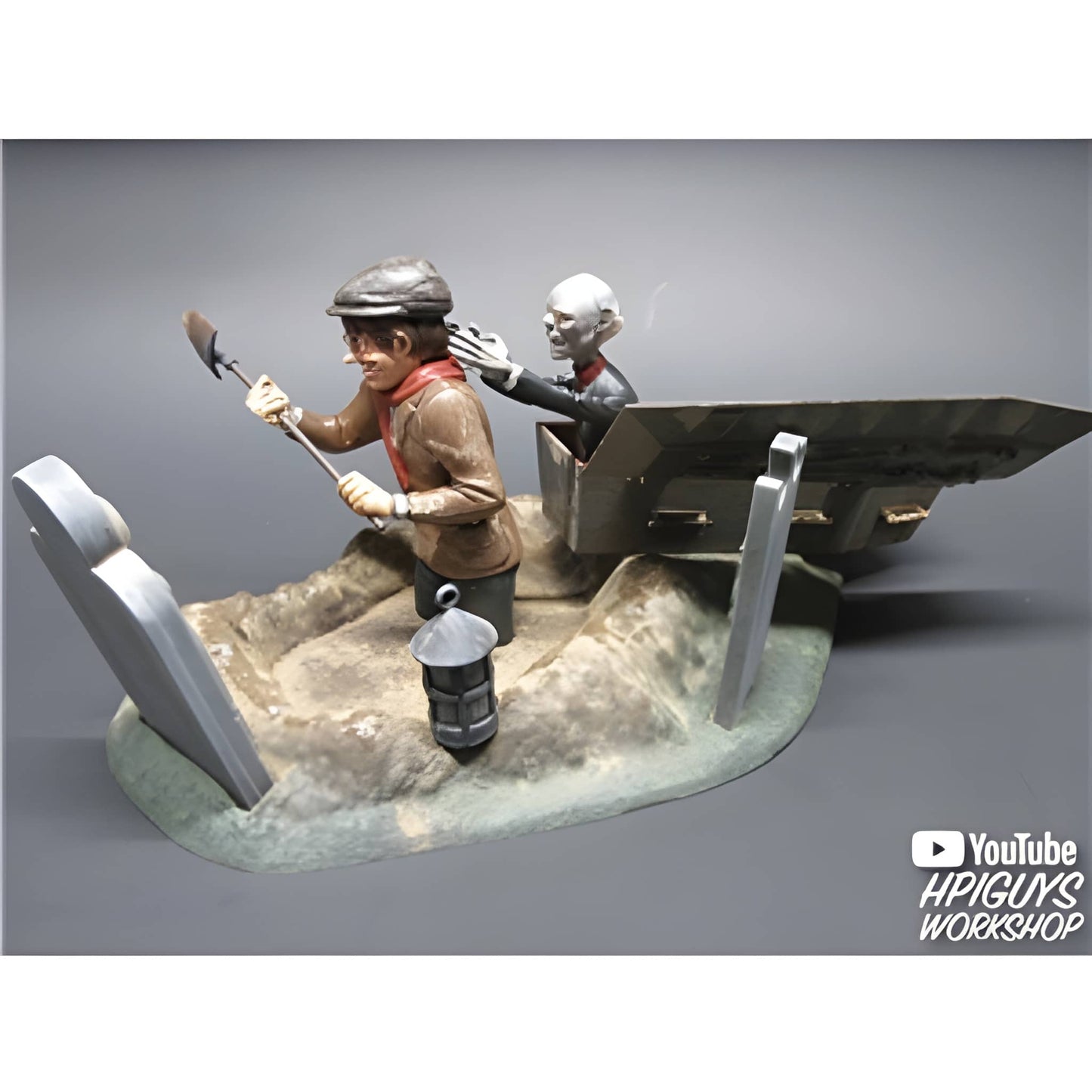 Polar Lights 976 Haunted Manor: The Grave Robber's Demise 1:12 Model Kit