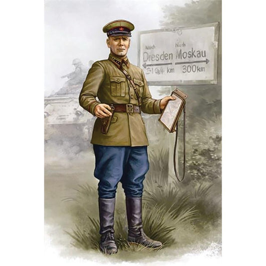 Trumpeter 703 Soviet Army WWII Officer Figure No 1 1:16 Model Kit