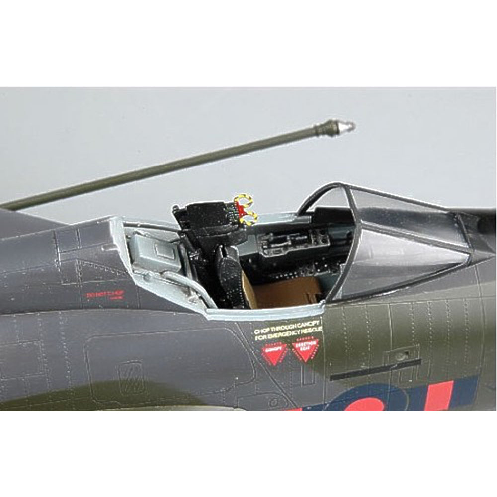 Trumpeter 02281 English Electric (BAC) Lightning F.2A/F.6 1:32 Model Kit