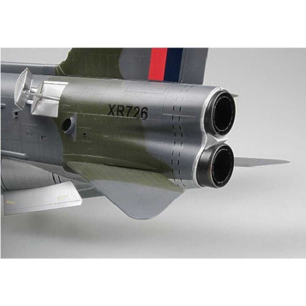 Trumpeter 02281 English Electric (BAC) Lightning F.2A/F.6 1:32 Model Kit