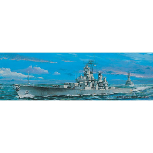 Trumpeter 5701 USS Iowa BB-61 (1985) 1:700 Model Kit