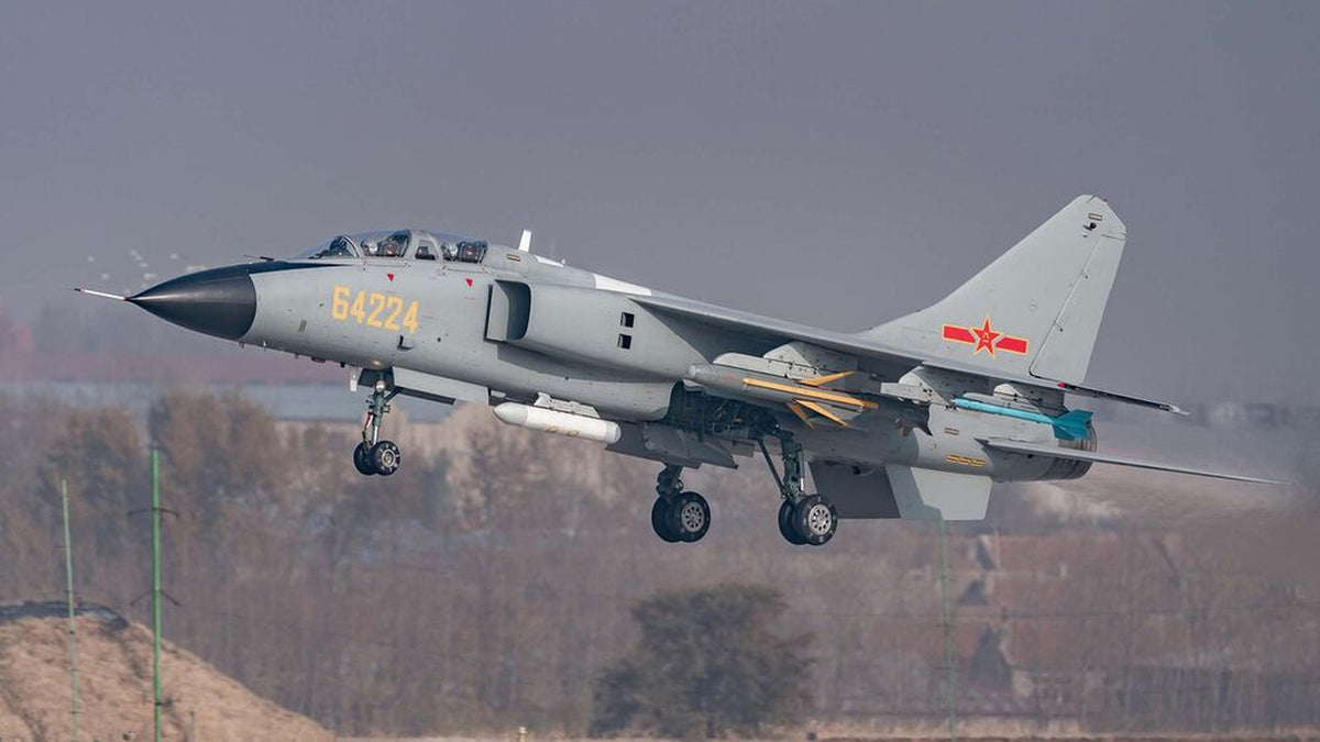 Trumpeter 5857 JH-7A Flying Leopard 1:48 Model Kit