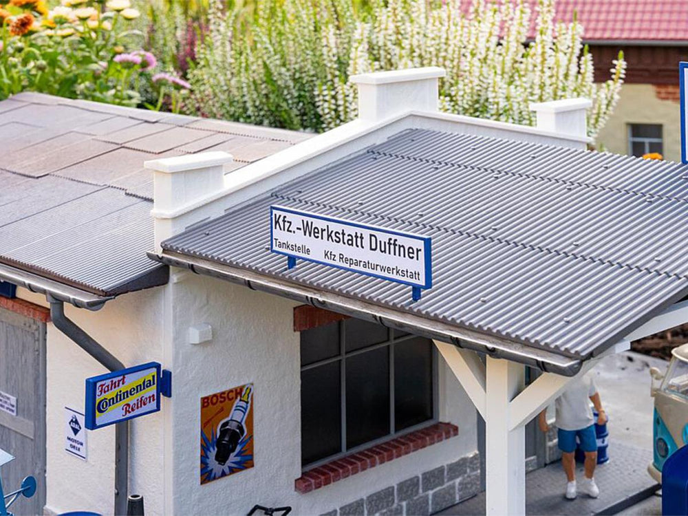 Pola 330821 ARAL Petrol Station with Workshop Kit G Gauge