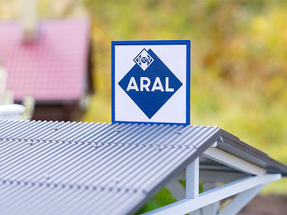 Pola 330821 ARAL Petrol Station with Workshop Kit G Gauge