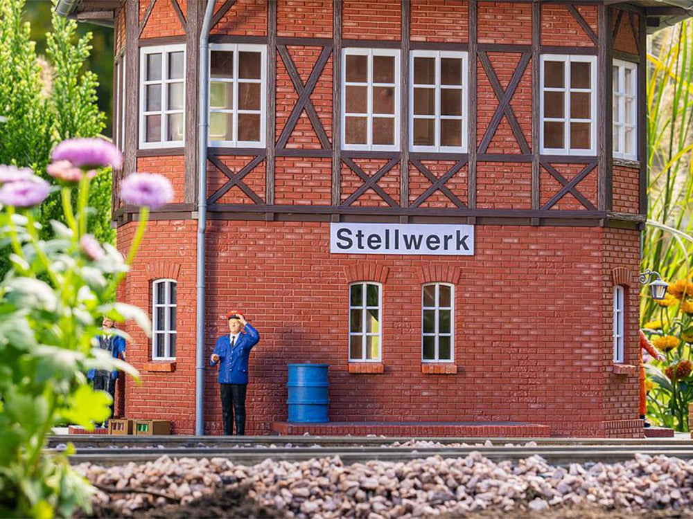 Pola 330883 Stellwerk Signal Tower Kit G Gauge