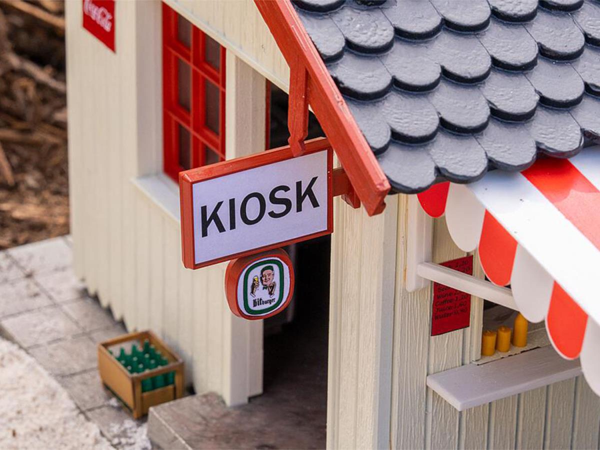 Pola 331111 Kiosk with Terrace Kit G Gauge